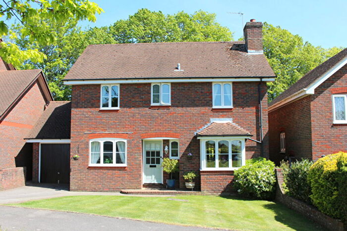 4 Bedroom Detached House For Sale In Lindley Gardens, Alresford, SO24