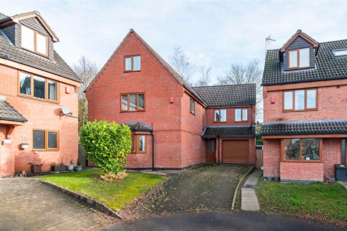 6 Bedroom Detached House For Sale In Maple Close, South Normanton, Derbyshire, DE55