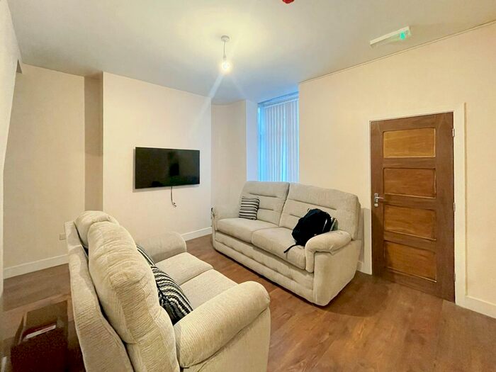 3 Bedroom Terraced House To Rent In Willows Lane, Bolton, BL3