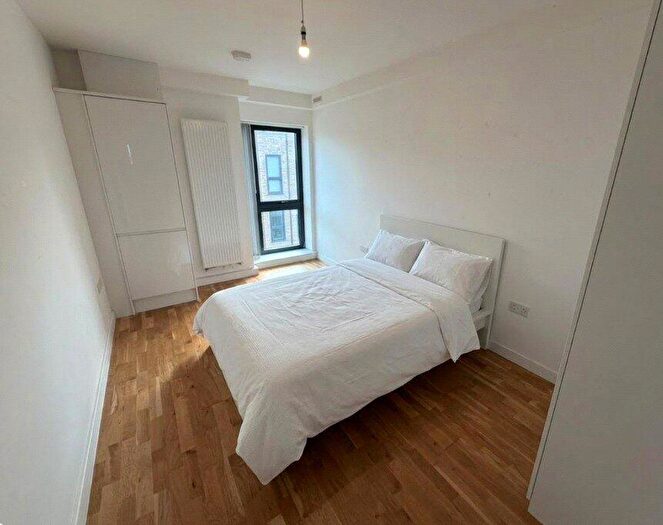 3 Bedroom Apartment To Rent In Coolfin Road, Canning Town, London, E16