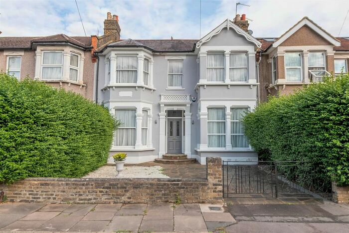 4 Bedroom Terraced House To Rent In Courtland Avenue, Cranbrook, Ilford, IG1