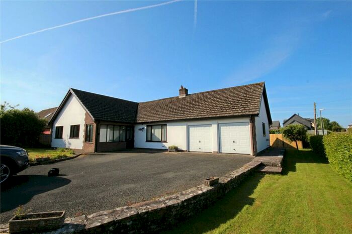 4 Bedroom Bungalow For Sale In Llanddew, Brecon, Powys, LD3