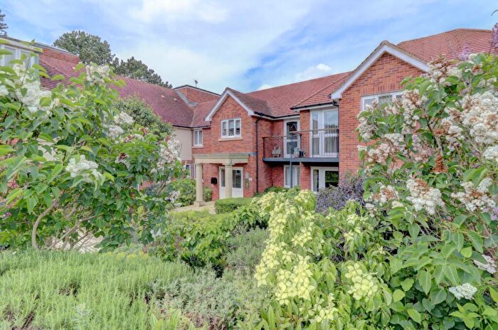1 Bedroom Apartment For Sale In Wellington Avenue, Princes Risborough, Buckinghamshire, HP27