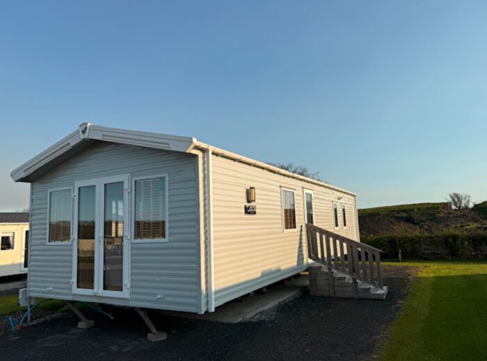 2 Bedroom Mobile/park Home For Sale In Holms Farm Road, Dalrymple, Ayr, KA6