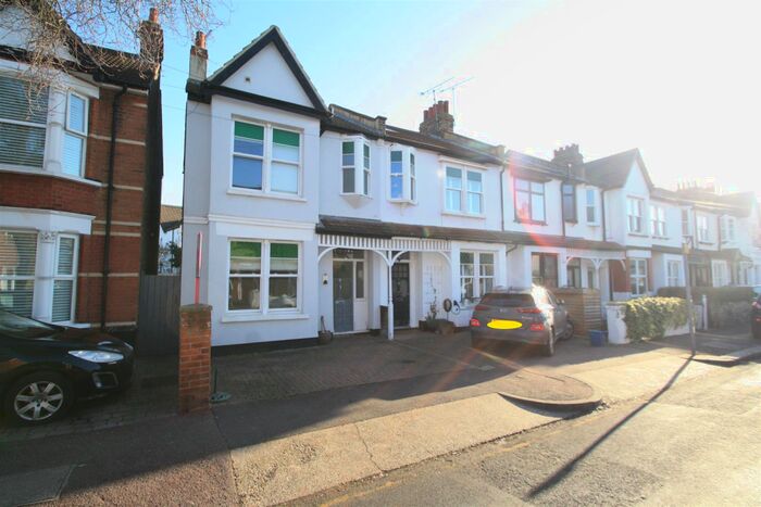 3 Bedroom House To Rent In Woodfield Road, Leigh-On-Sea, SS9