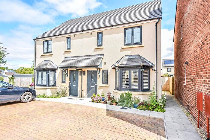 3 Bedroom Semi-Detached House For Sale In Goldfinch Edge, Cam, Dursley, GL11