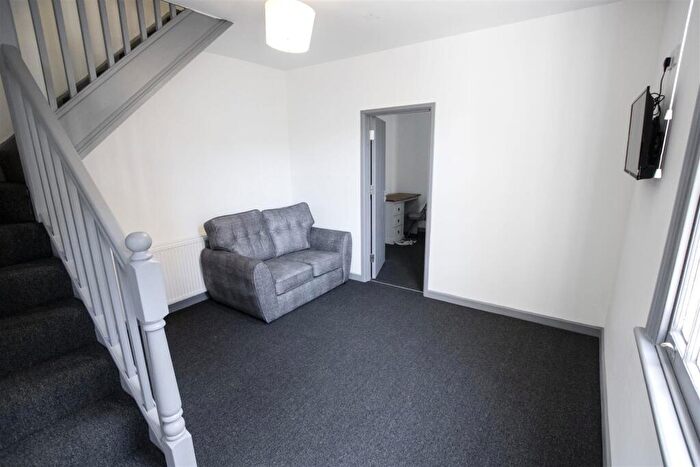 2 Bedroom Apartment To Rent In Greenfield Road, Harborne, Birmingham, West Midlands, B17