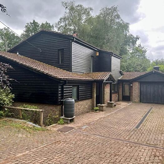 4 Bedroom Detached House For Sale In Birches, Ashmore Green, RG18