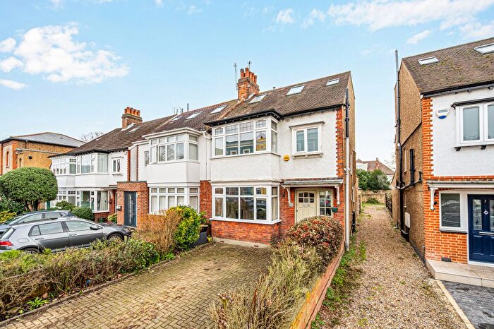 4 Bedroom Semi Detached House For Sale In Warwick Road, Ealing, W5