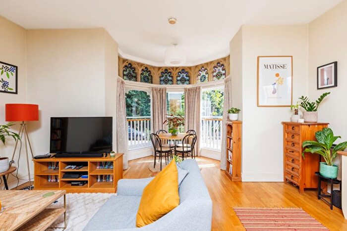 2 Bedroom Flat For Sale In Elmdale Road, Clifton, BS8