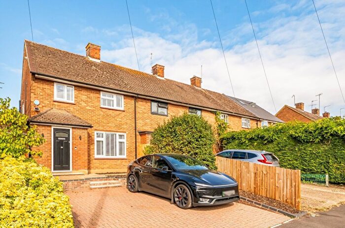 3 Bedroom End Of Terrace House For Sale In High Road, Leavesden, Watford, WD25