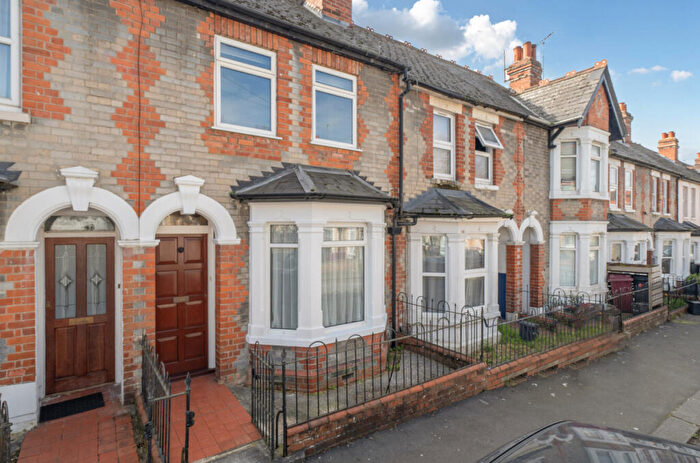 3 Bedroom Terraced House For Sale In Surrey Road, Reading, Berkshire, RG2