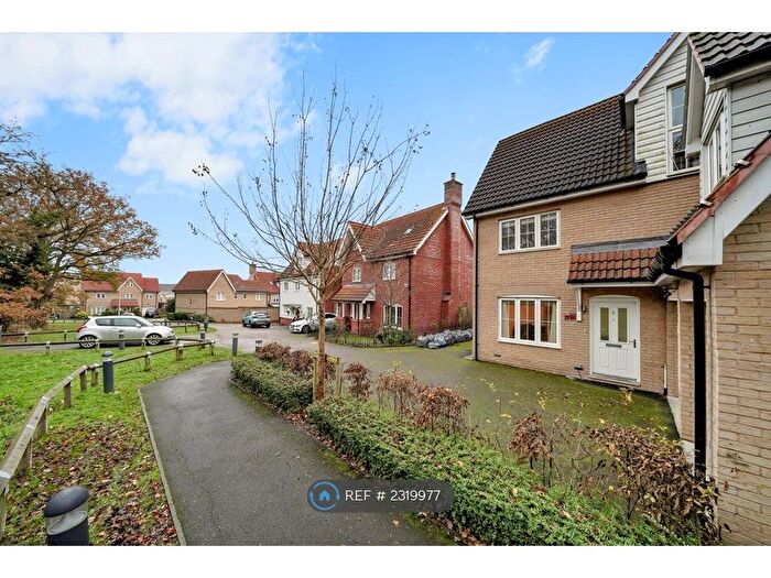 6 Bedroom Detached House To Rent In Olive Grove, Chigwell, IG7