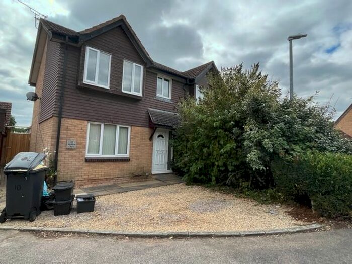 3 Bedroom Semi-Detached House To Rent In Haddon Close, Grange Park, Swindon, SN5