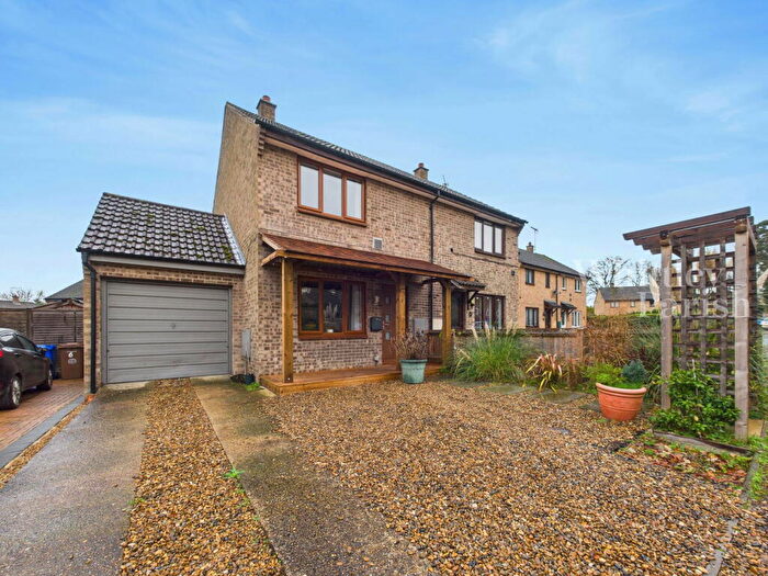 2 Bedroom Semi Detached House For Sale In Cedar Way, Brandon, IP27