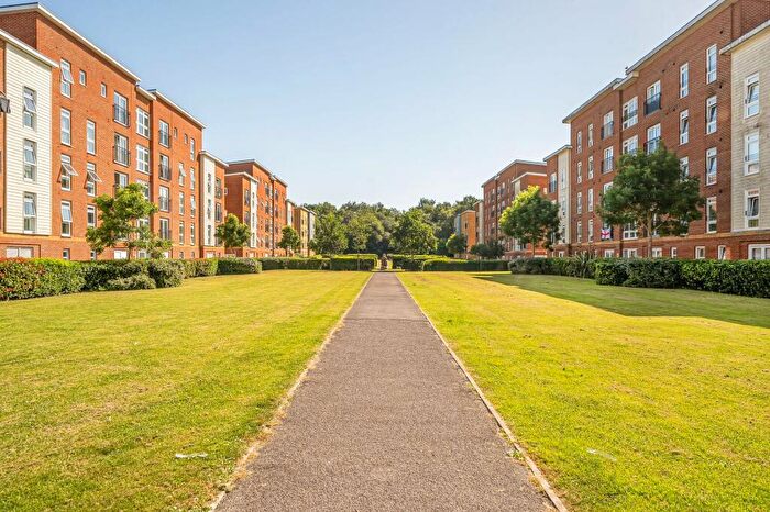 2 Bedroom Flat For Sale In Little Hackets, Havant, PO9