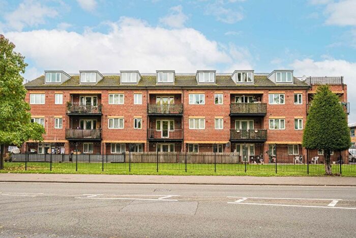2 Bedroom Flat To Rent In St. Giles Close, Heston, Hounslow, TW5