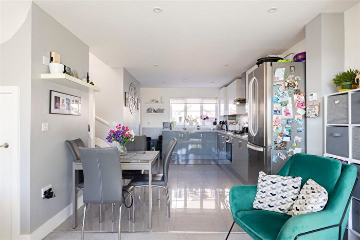 3 Bedroom End Terrace House For Sale In Little Acres Way, Hastings, TN35