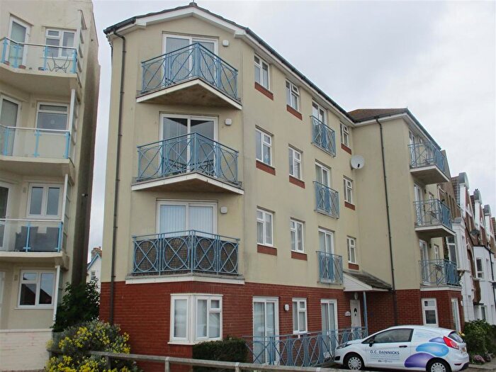 2 Bedroom Flat To Rent In Park Road, Bexhill On Sea, TN39