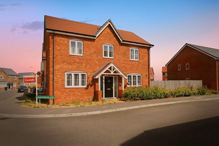 4 Bedroom Detached House For Sale In Hornbeam Way, Essington, Wolverhampton, WV11