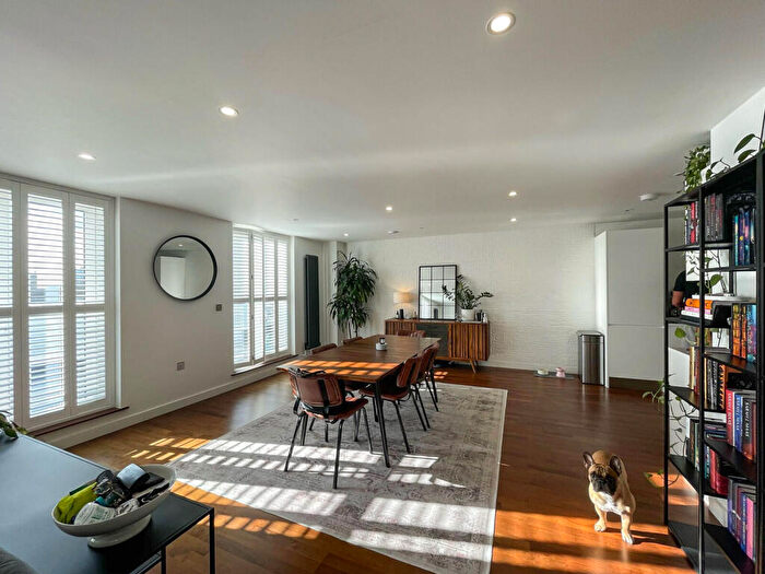 3 Bedroom Flat To Rent In Wharf Street, Deptford, London, SE8