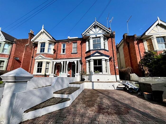 5 Bedroom Semi-Detached House For Sale In St. Helens Road, Hastings, TN34