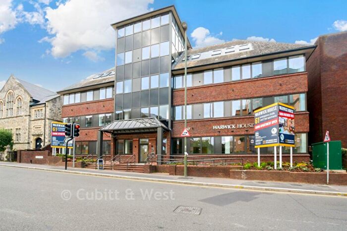 2 Bedroom Apartment For Sale In Station Road, Redhill, Surrey, RH1