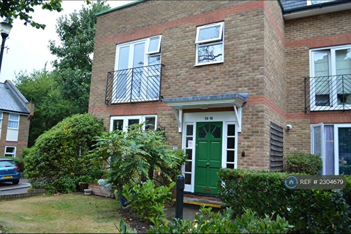 2 Bedroom Flat To Rent In Foxwood Green Close, Enfield, EN1