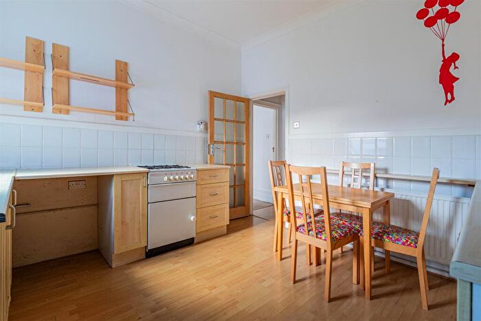 1 Bedroom Flat For Sale In Marlborough Road, Penylan, Cardiff, CF23