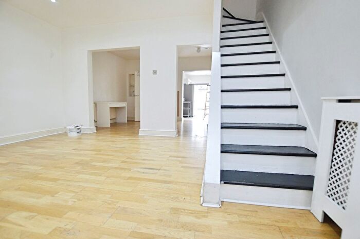 3 Bedroom Terraced House To Rent In Varley Road, London, E16