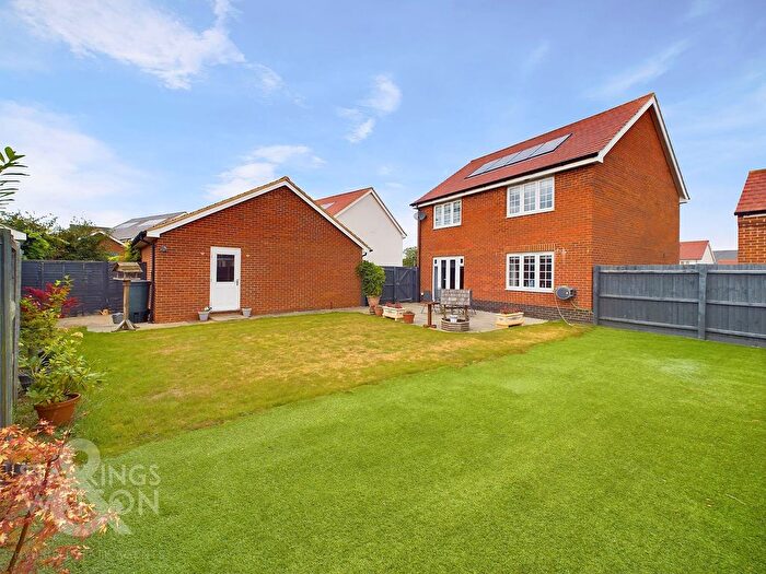 4 Bedroom Detached House For Sale In Nightingale Avenue, Wymondham, NR18
