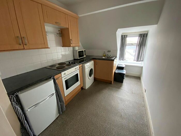 1 Bedroom Flat To Rent In High Street, Barry, The Vale Of Glamorgan., CF62