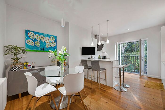 2 Bedroom Maisonette For Sale In Main Road, Sidcup, DA14