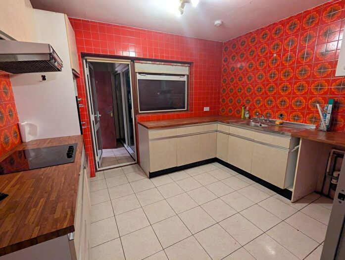 3 Bedroom Bungalow To Rent In Calder Gardens, Queensbury, London, HA8