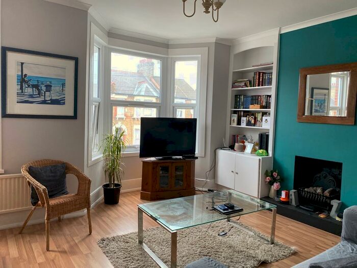 2 Bedroom Flat To Rent In Farley Road, London, SE6