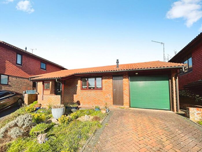 1 Bedroom Property For Sale In Marshcourt, Lychpit, RG24