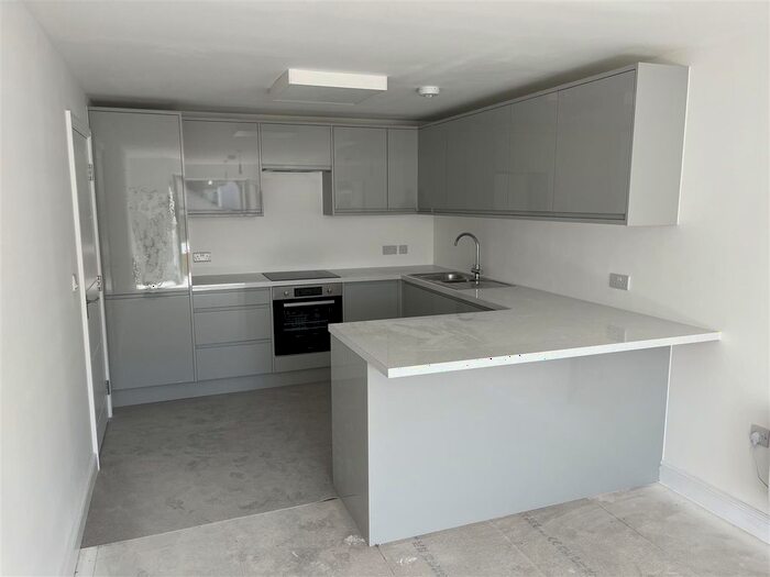 1 Bedroom Flat To Rent In Western Road, Borough Green, TN15