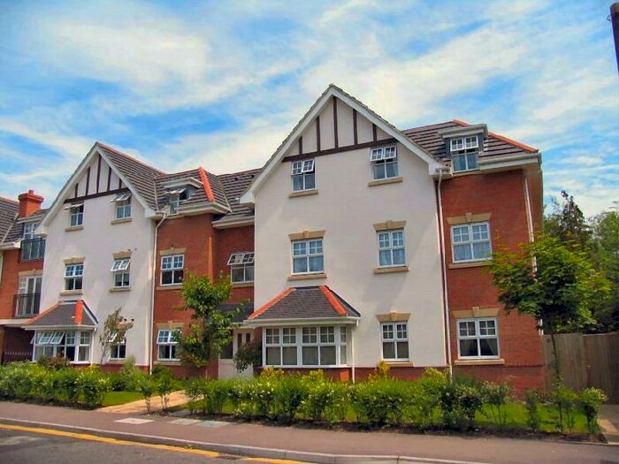 2 Bedroom Apartment To Rent In Woking, GU22