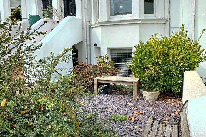 1 Bedroom Flat To Rent In Westbourne Gardens, Hove, East Sussex, BN3