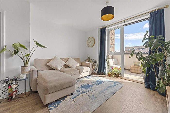 1 Bedroom Flat For Sale In Clarkson Crescent, Walthamstow, London, E17
