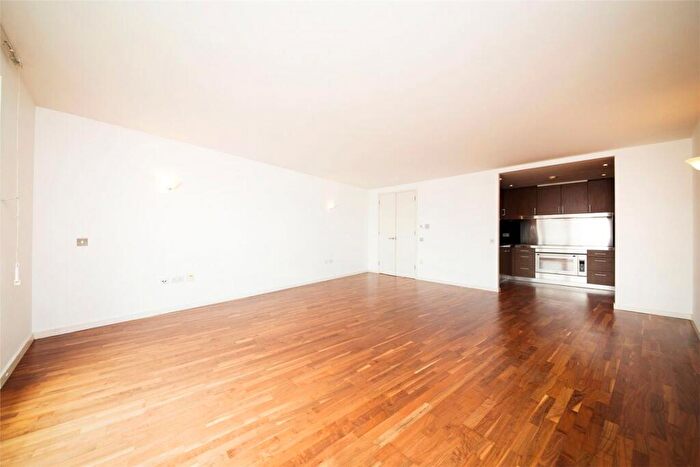 2 Bedroom Flat For Sale In New Providence Wharf, Blackwall, E14