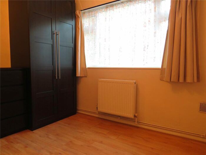 2 Bedroom Apartment To Rent In Sanderstead Road, South Croydon, Surrey, CR2