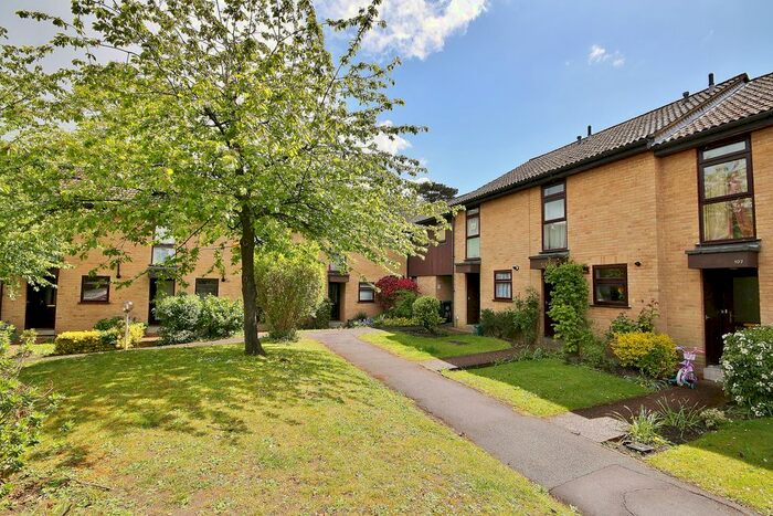 1 Bedroom Flat To Rent In Inkerman Road, Knaphill, Woking, GU21