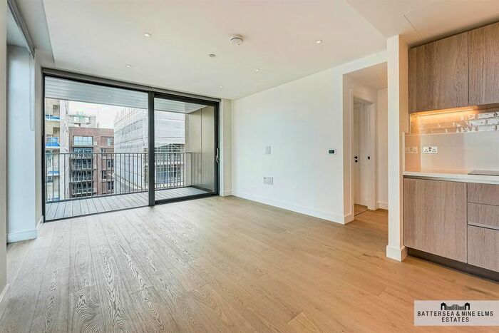 2 Bedroom Flat To Rent In Palmer Road, London, SW11