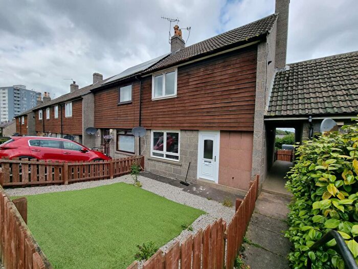 2 Bedroom Terraced House For Sale In Tollohill Drive, Kincorth, Aberdeen, AB12