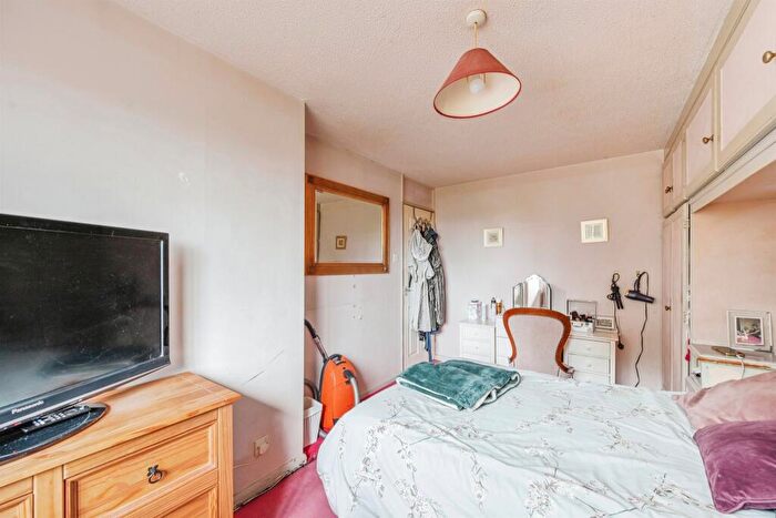 3 Bedroom End Of Terrace House For Sale In Pine Croft, Ashbourne, DE6