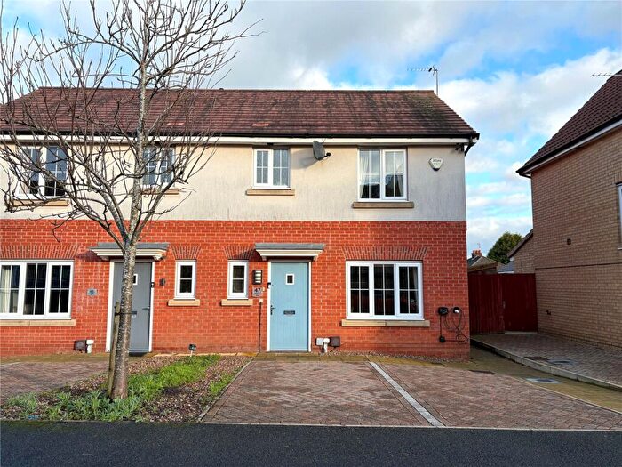 3 Bedroom Semi Detached House For Sale In Trippear Way, Heywood, Greater Manchester, OL10