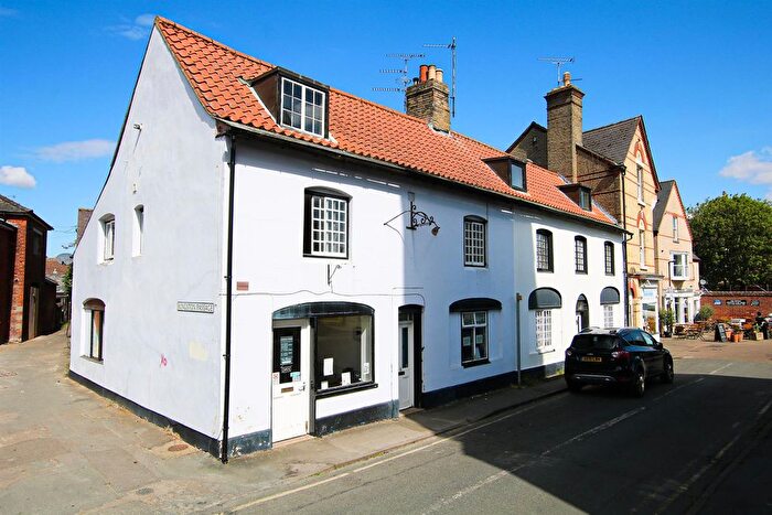 5 Bedroom Semi-Detached House For Sale In Park Lane, Newmarket, Suffolk, CB8