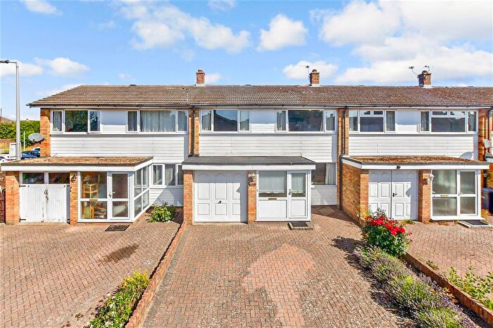 3 Bedroom Terraced House For Sale In Havant Farm Close, Havant, Hampshire, PO9