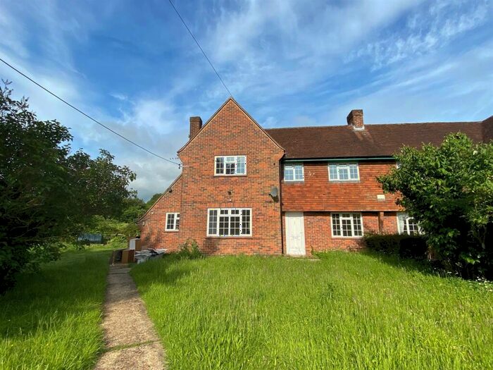 3 Bedroom Semi-Detached House To Rent In Standon Cottages, Main Road, SO21
